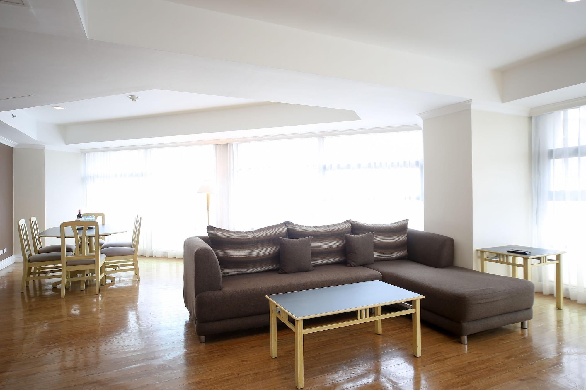 Infinity Tower 4* Makati City