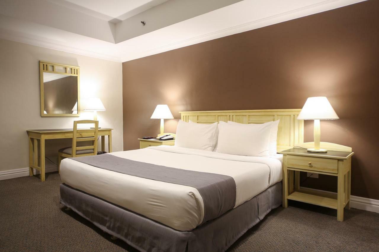 Hotel Infinity Tower 4*