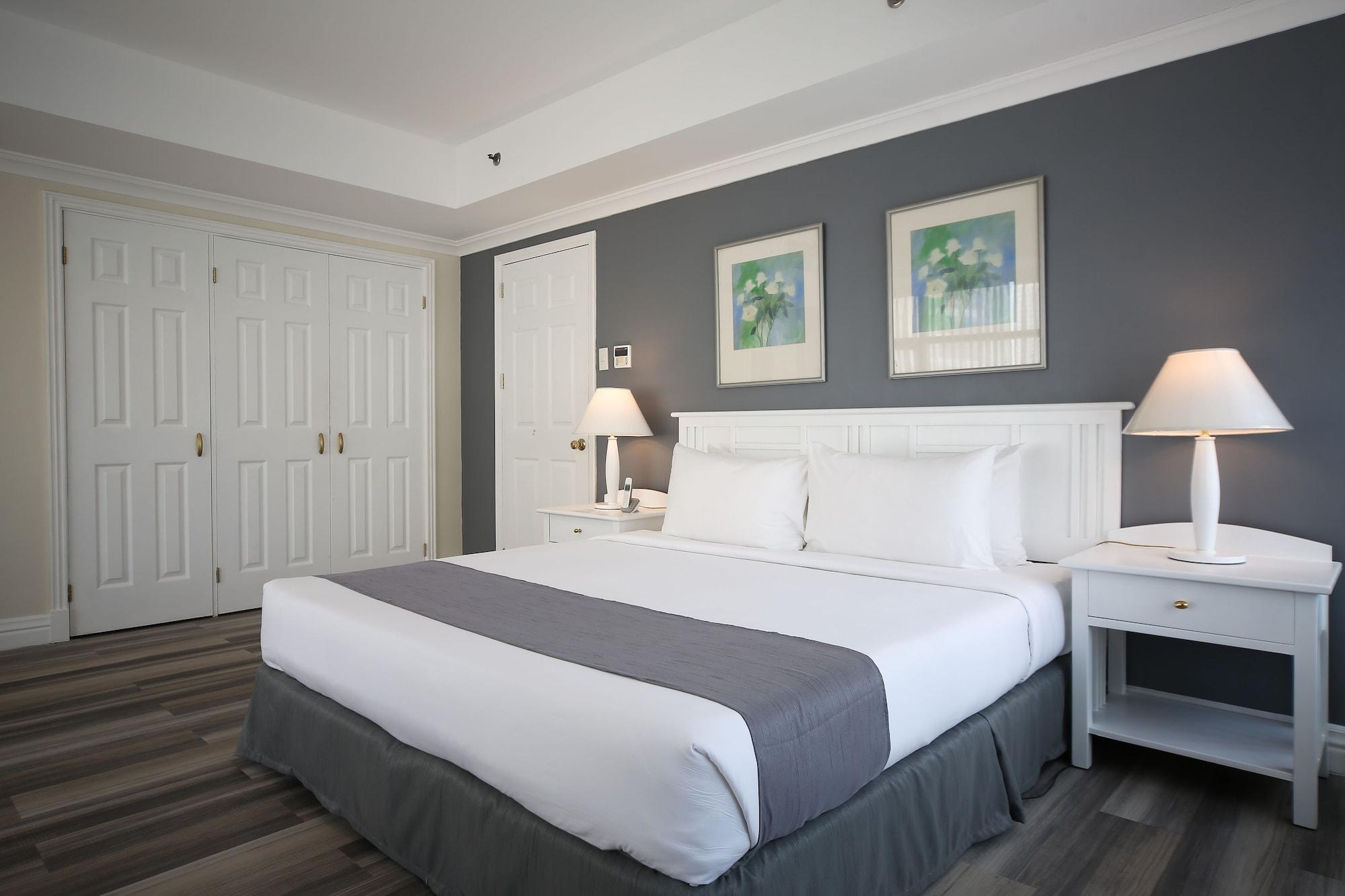 Hotel Infinity Tower 4*